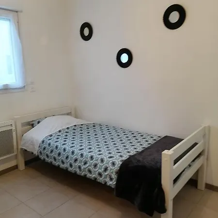 Studio Meublee Avec Sanitaires Douche Kitchenette Angers Extérieur photo