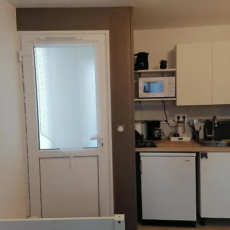Studio Meublee Avec Sanitaires Douche Kitchenette Angers Extérieur photo