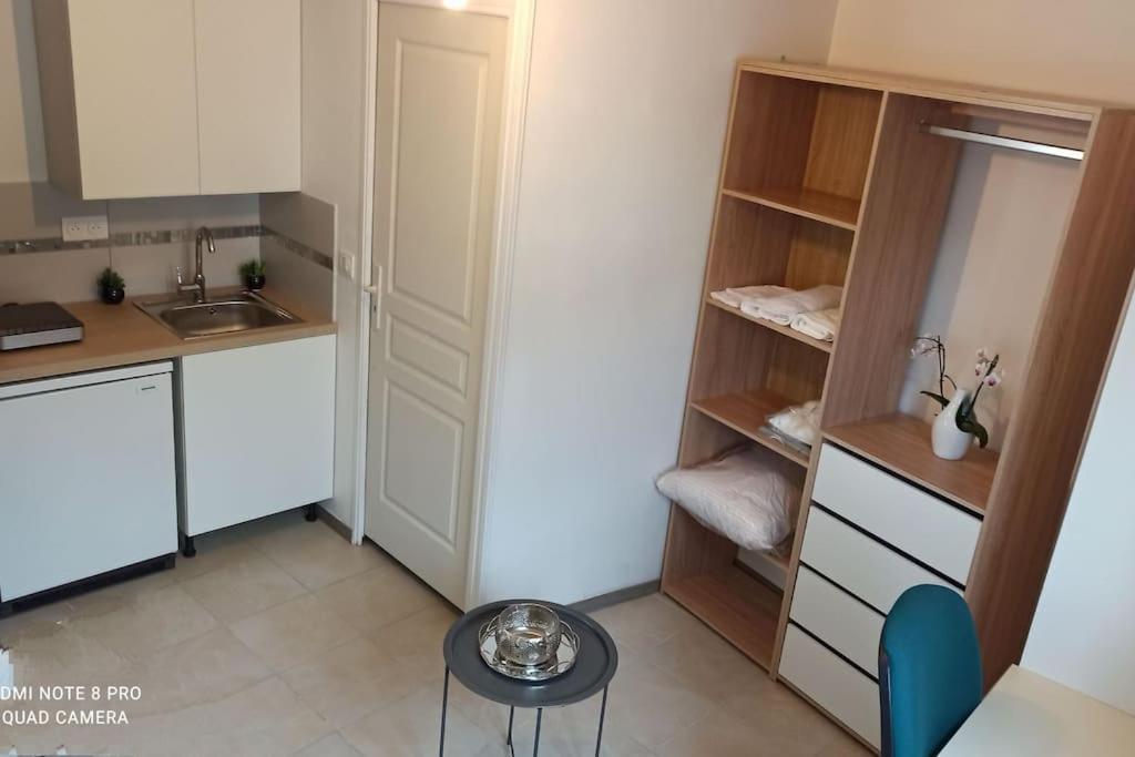 Meublee Avec Sanitaires Douche Kitchenette