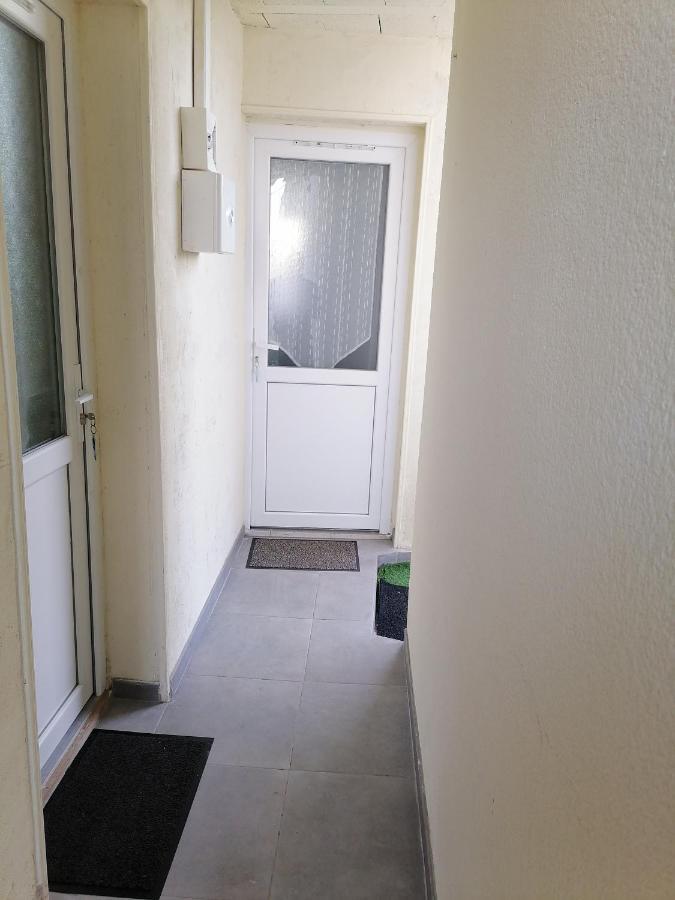 Apartment Meublee Avec Sanitaires Douche Kitchenette